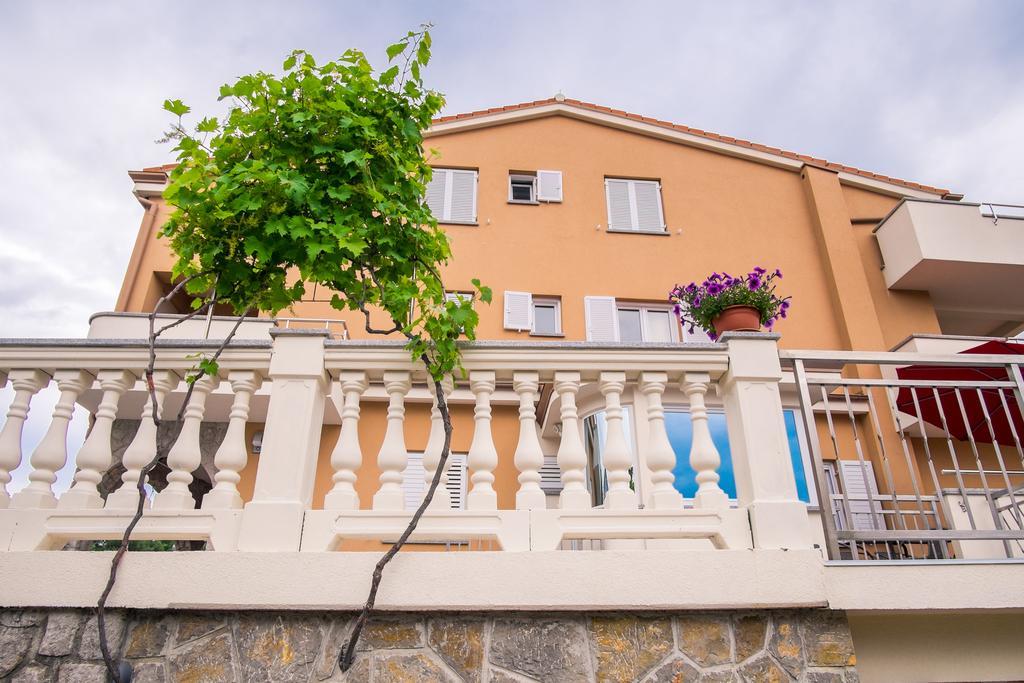Apartments Vall Krk Town Eksteriør bilde