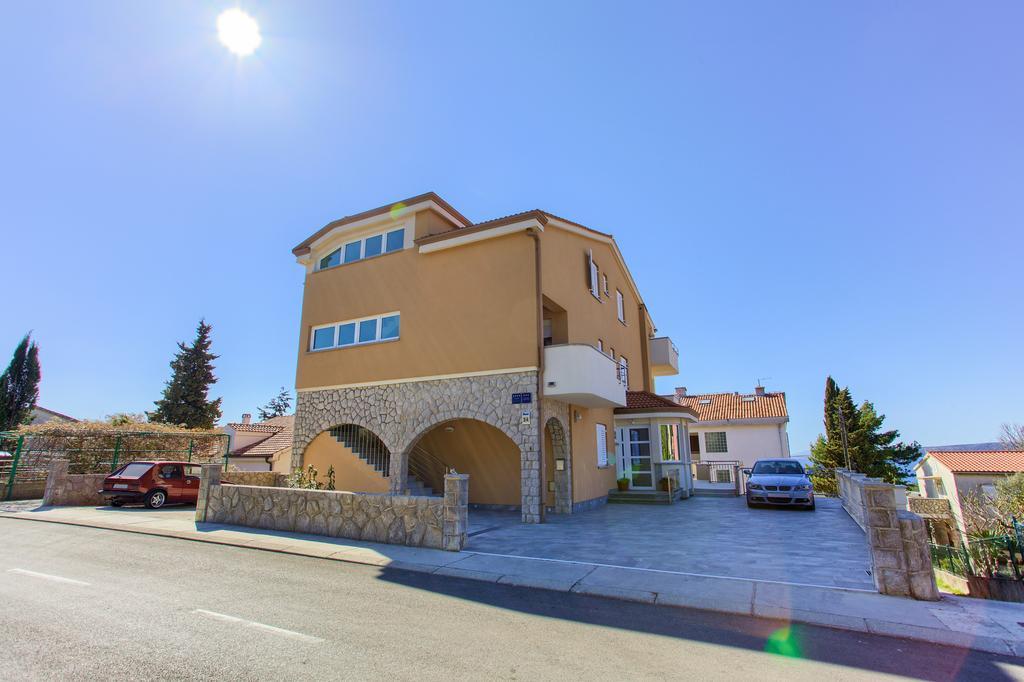 Apartments Vall Krk Town Eksteriør bilde